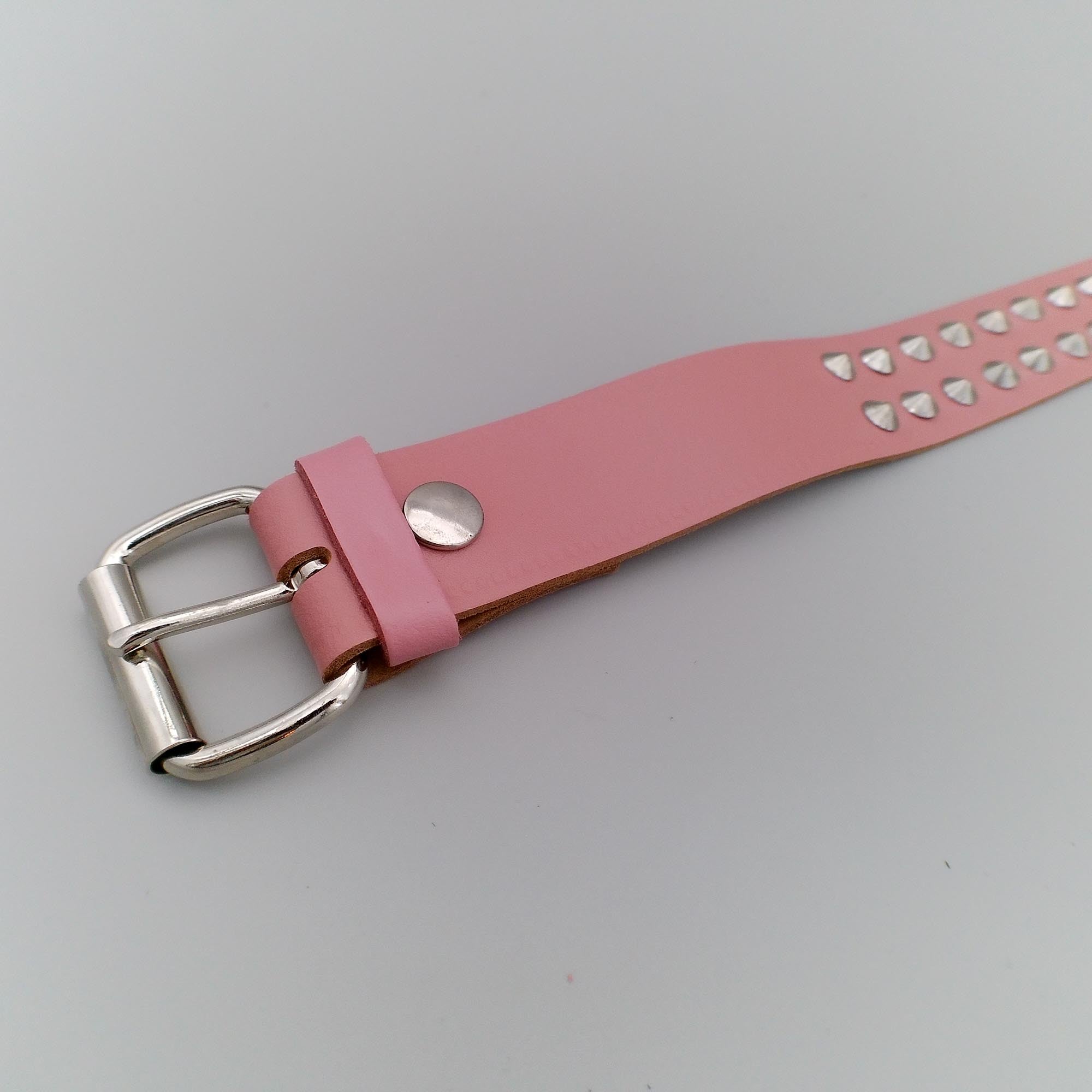 real-rose-leather-belt-with-two-rows-of-conical-studs