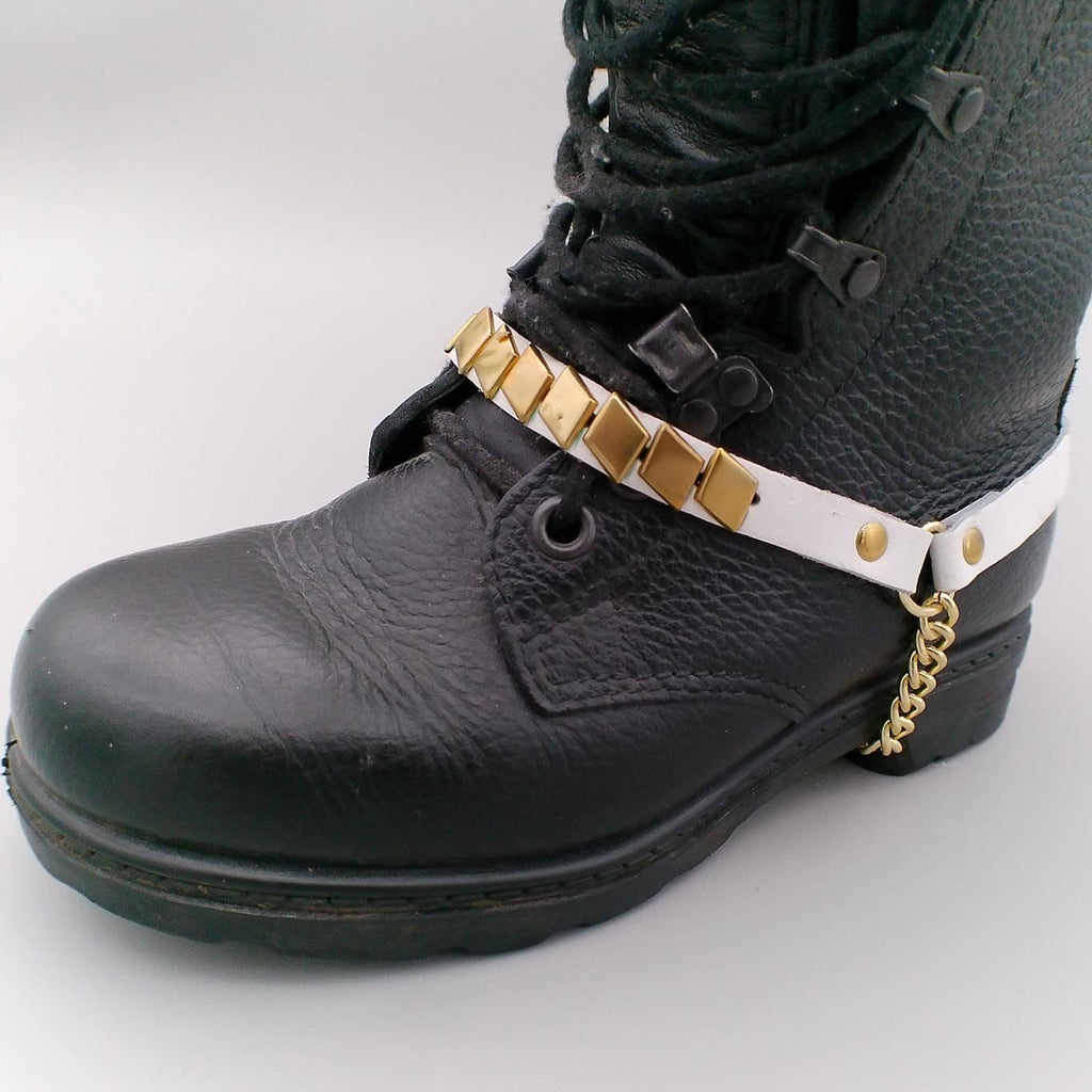 Bootstrap Diamond Stud