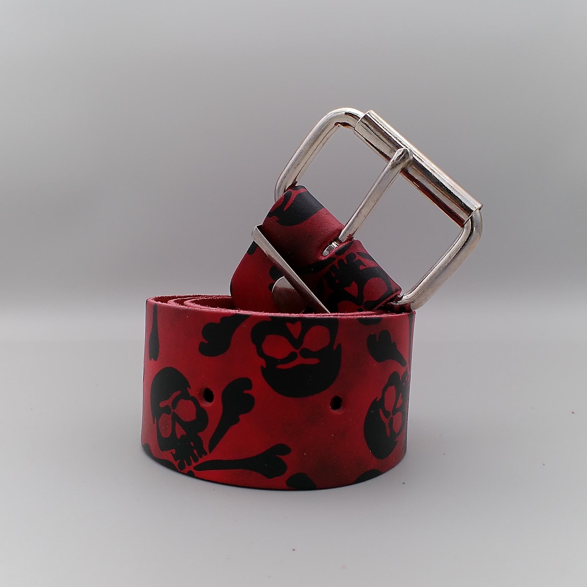 Belt 3-Row Pirate Design Red